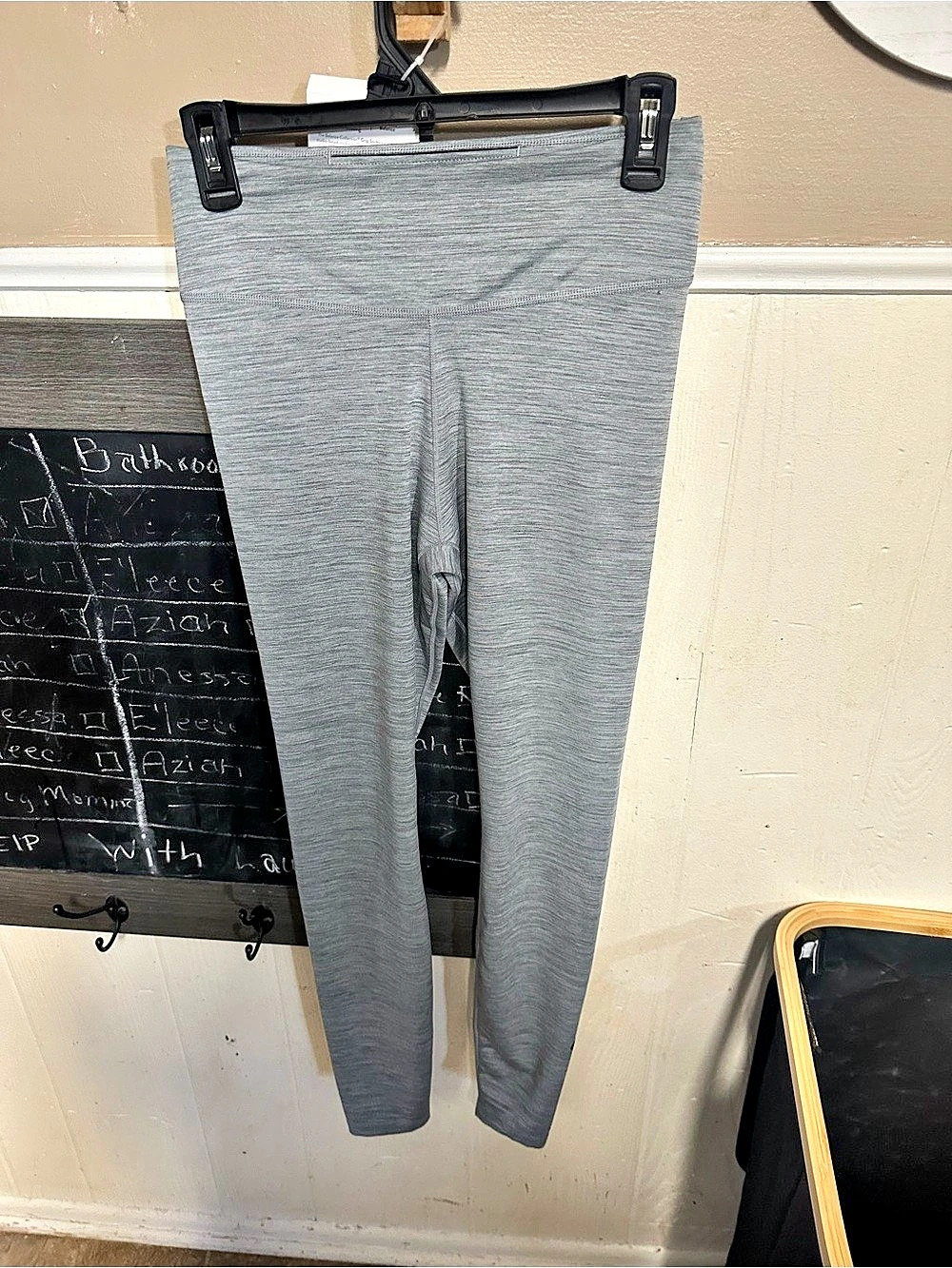 Nike Dri-FIT Leggings in Gray Size Small Like New